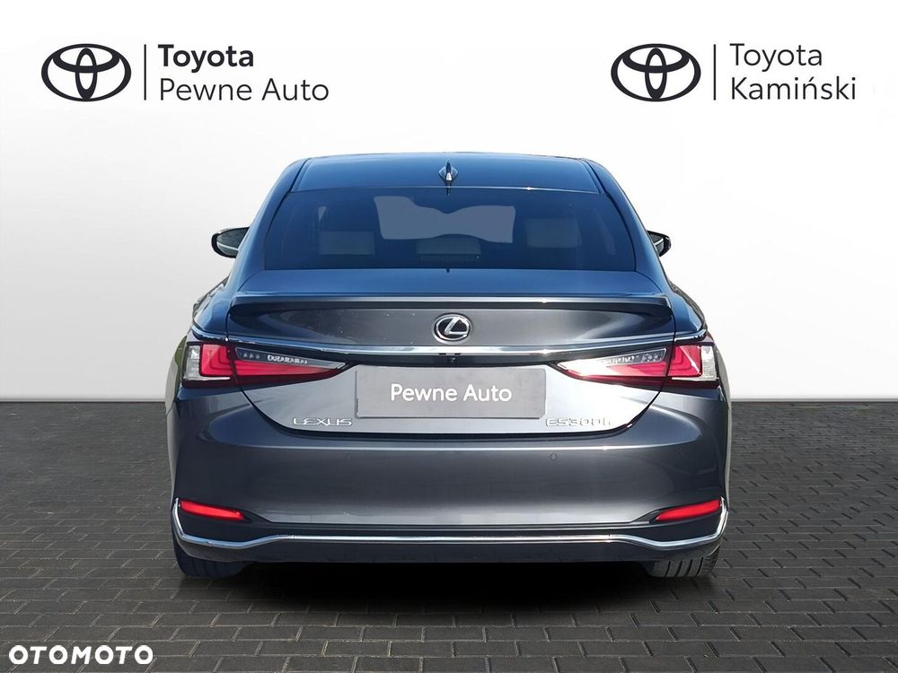 Lexus ES 300h Business Edition - 4