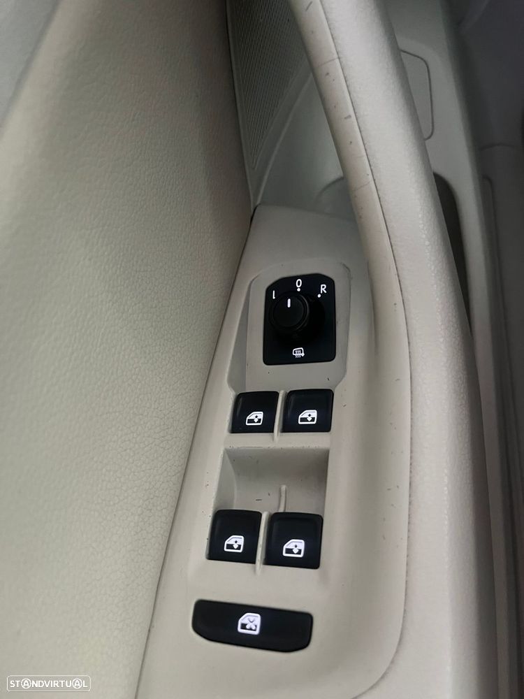 VW Passat Variant 1.6 TDI Trendline DSG - 22
