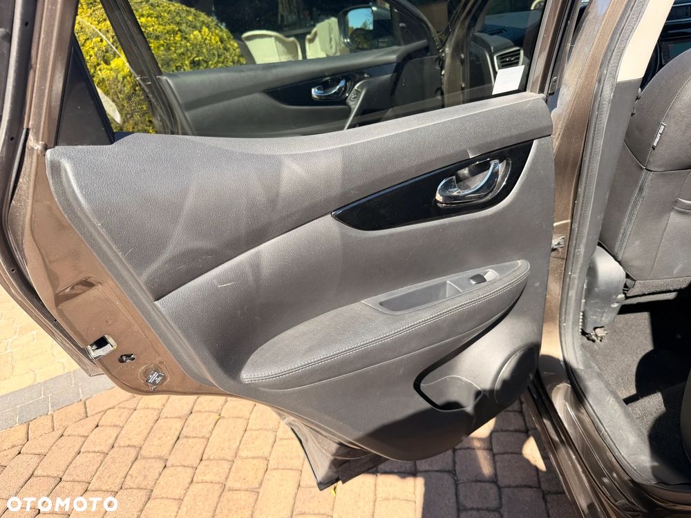 Nissan Qashqai 1.6 DCi N-Connecta - 14