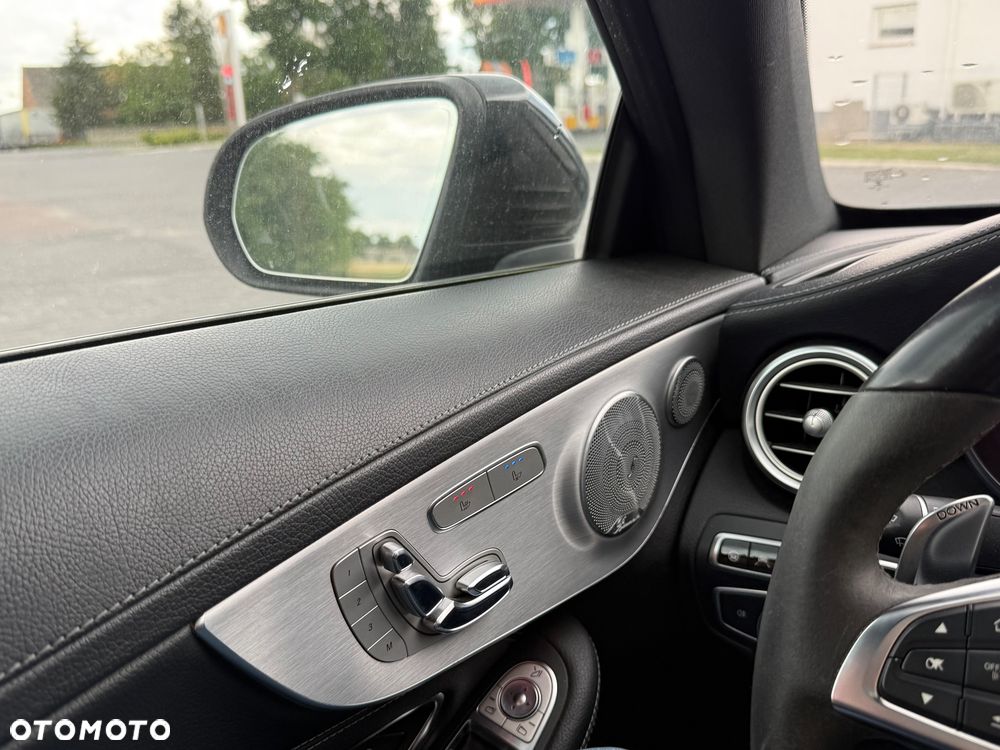 Mercedes-Benz Klasa C AMG 43 4Matic 9G-TRONIC - 37