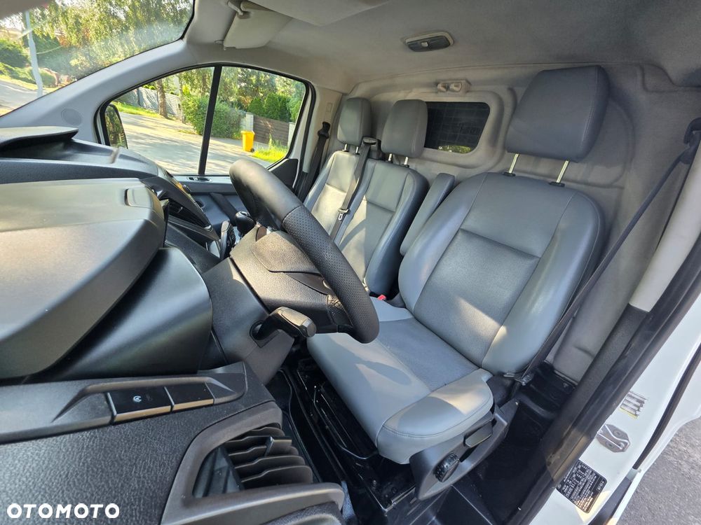 Ford TRANSIT CUSTOM - 19