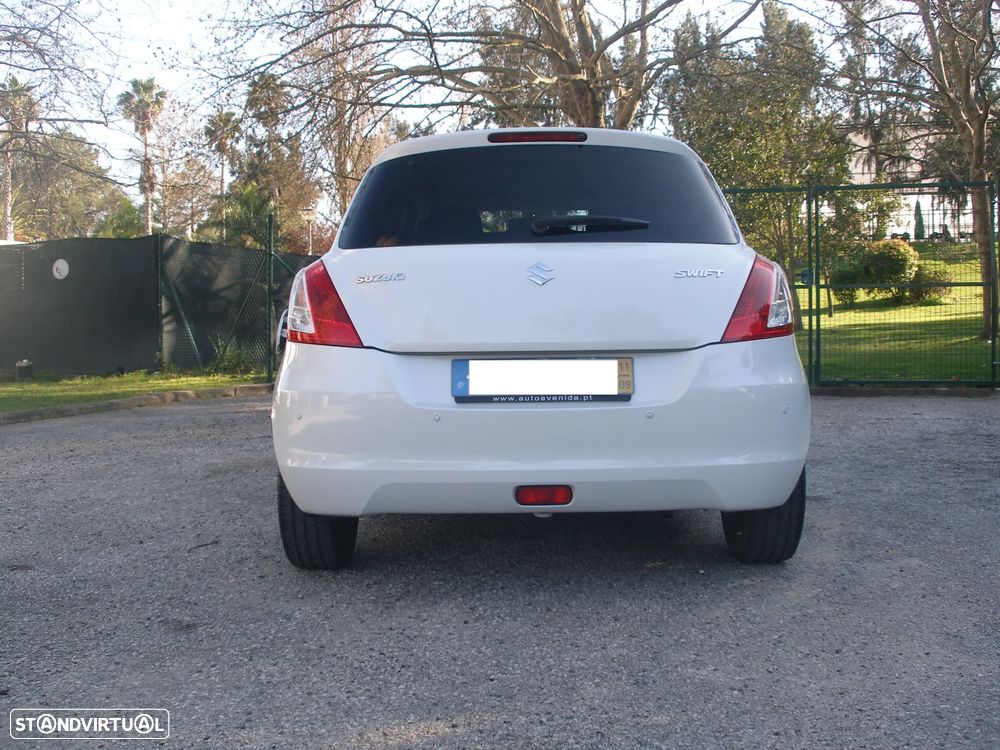Suzuki Swift 1.2 VVT GLX - 9
