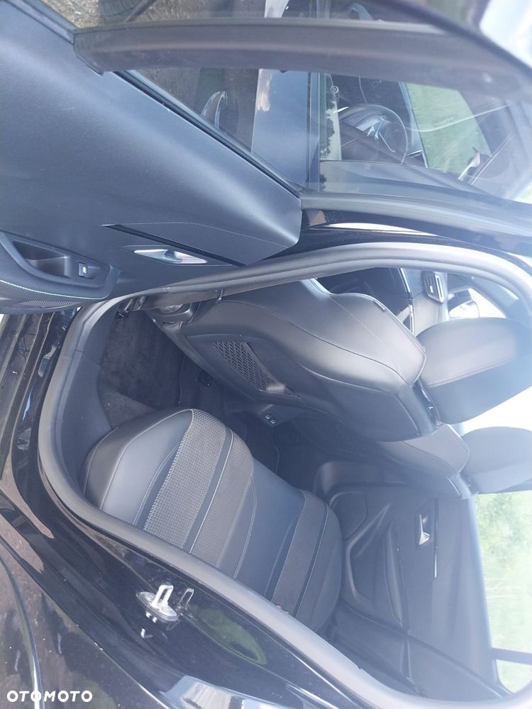 Peugeot 208 - 14