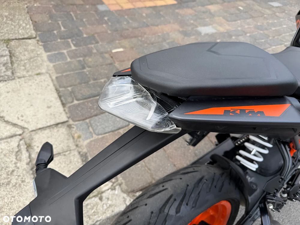 KTM Duke 125 - 19