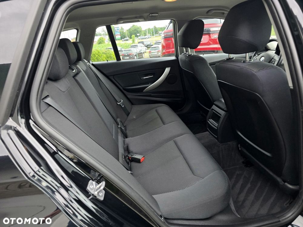 BMW Seria 3 318d - 12