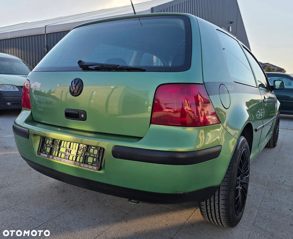 Volkswagen Golf - 6