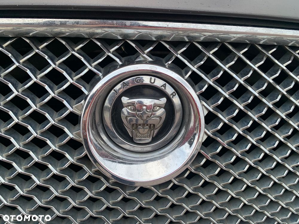 Jaguar XF 2.7 V6 Premium Luxury - 14