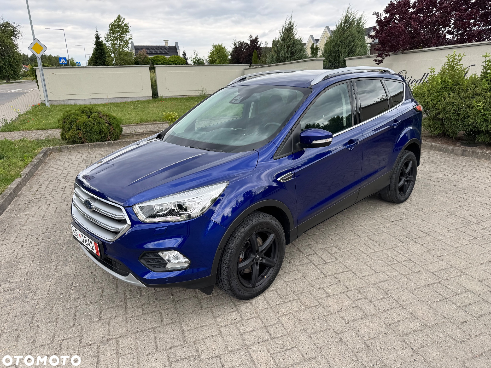 Ford Kuga 1.6 EcoBoost 2x4 Titanium - 2