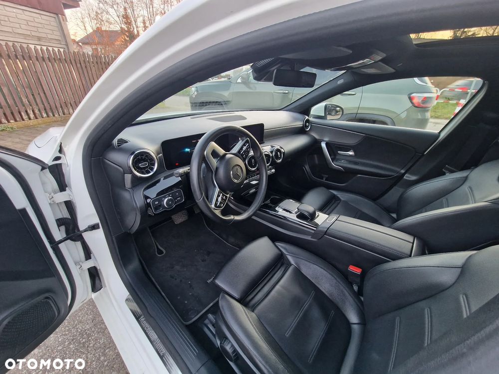 Mercedes-Benz Klasa A 180 d 7G-DCT Edition 19 - 21
