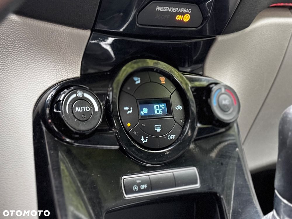 Ford Fiesta 1.0 EcoBoost Titanium - 35