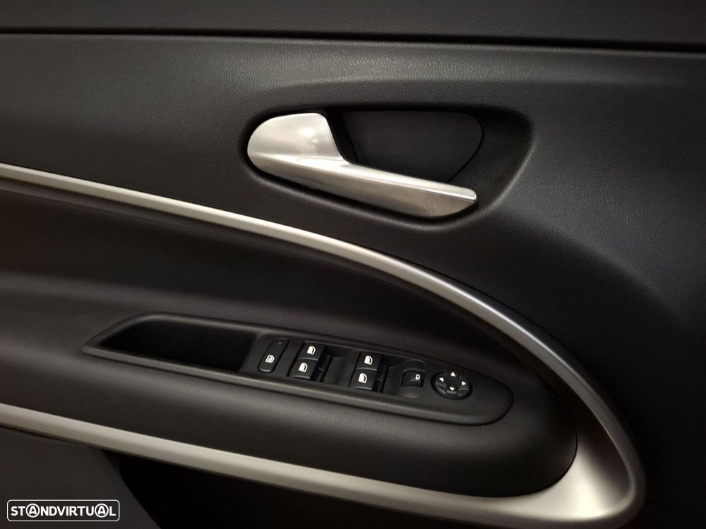 Jeep Avenger 1.2 GSE T3 Altitude - 23