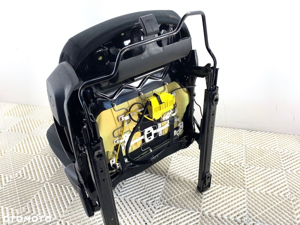 FOTEL PRAWY PRZÓD  BMW X1 (F48) 2014 - 2022 sDrive 18 i 103 kW [140 KM] benzyna 2017 - 2022 - 7