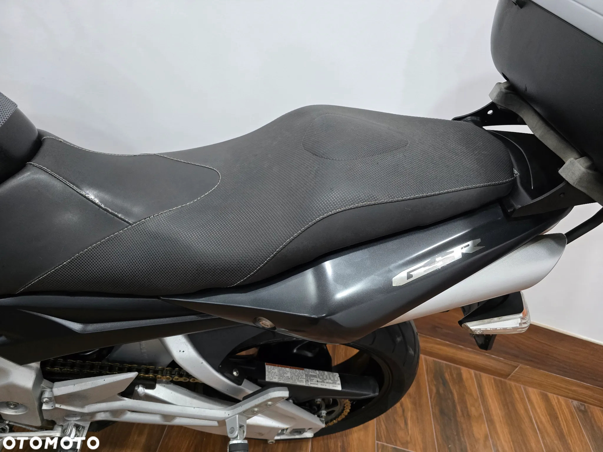 Suzuki GSR - 17