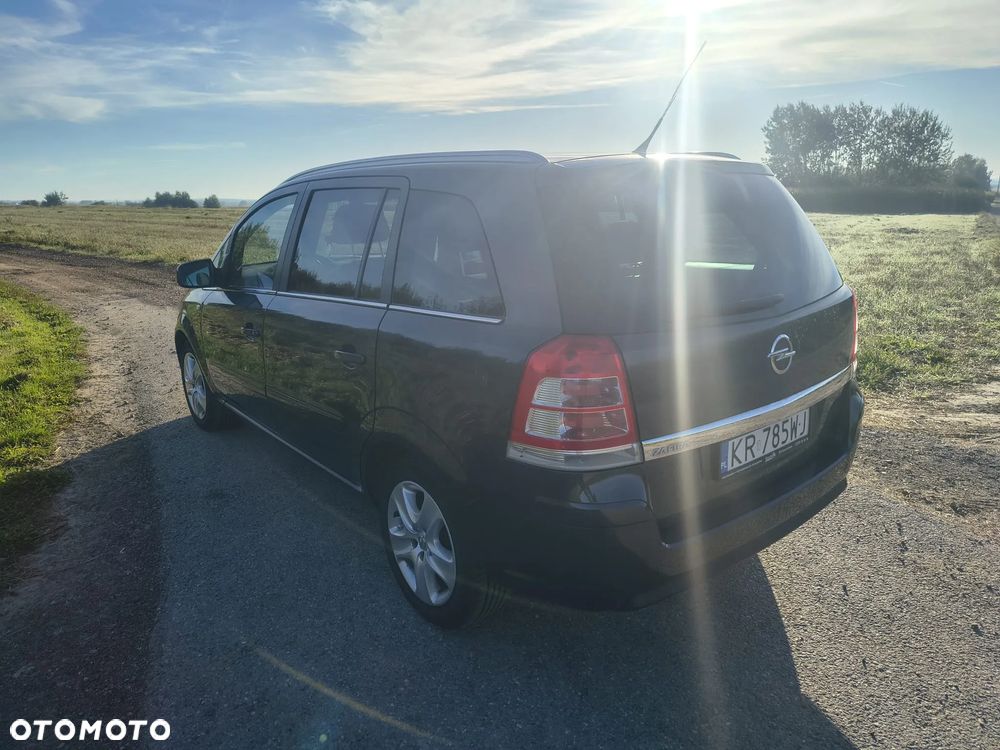 Opel Zafira 1.6 Cosmo EU5 - 11
