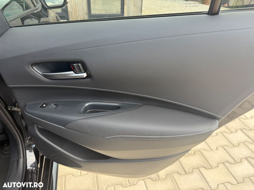 Toyota Corolla 2.0 HSD Exclusive Plus - 18