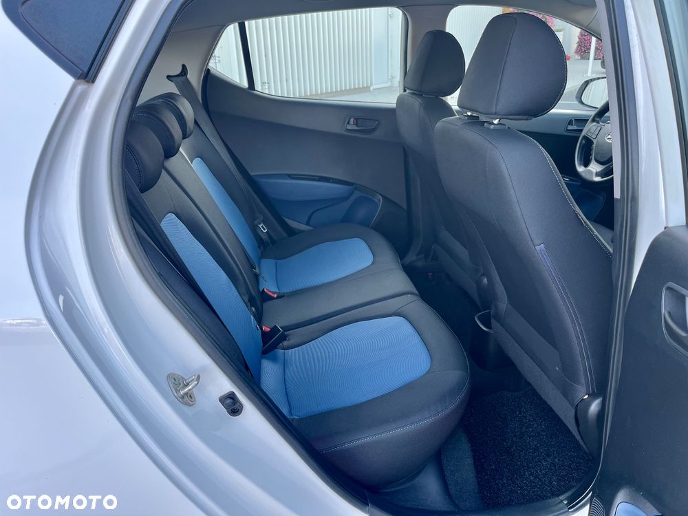 Hyundai i10 1.1 FIFA WM Edition - 9
