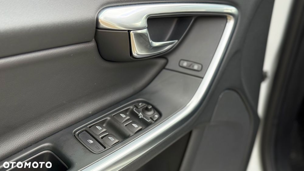 Volvo S60 D3 Linje Business - 13