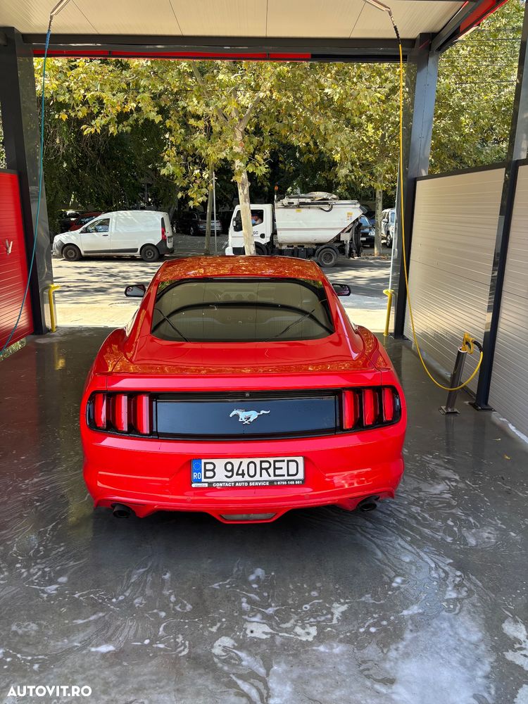 Ford Mustang - 12