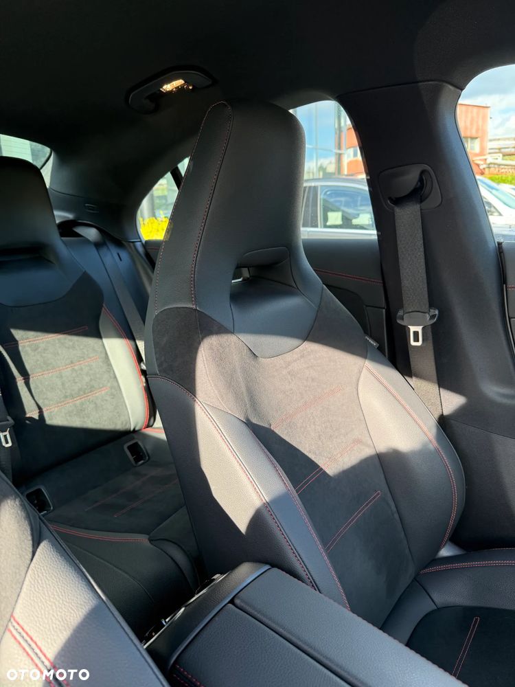 Mercedes-Benz CLA 180 AMG Line 7G-DCT - 8