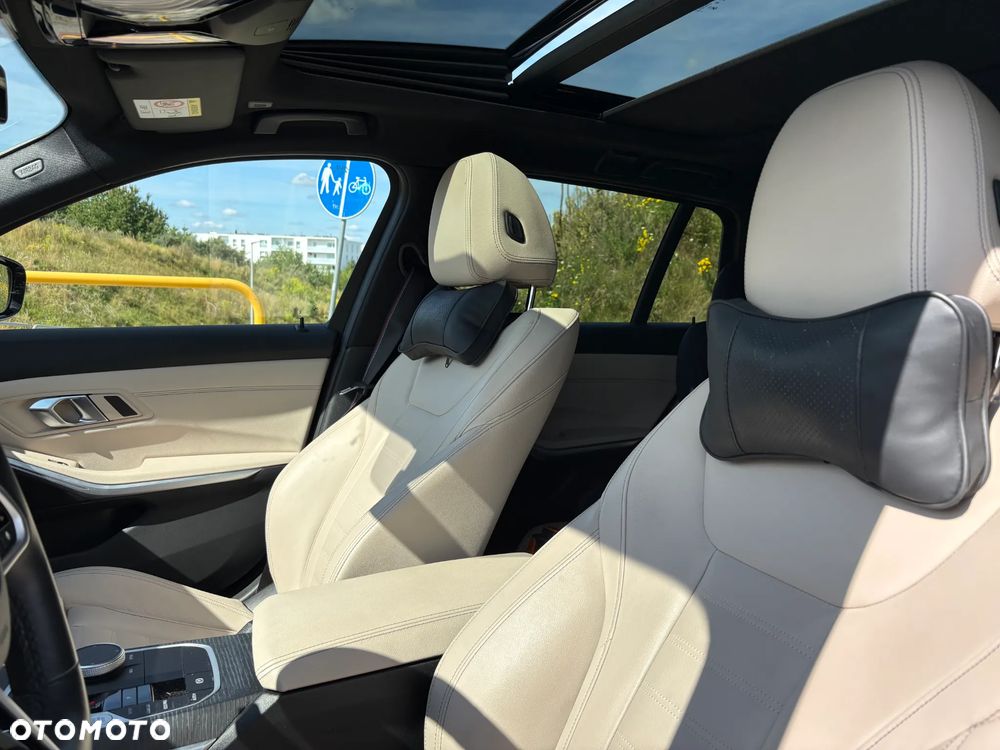 BMW Seria 3 330i xDrive M Sport - 11