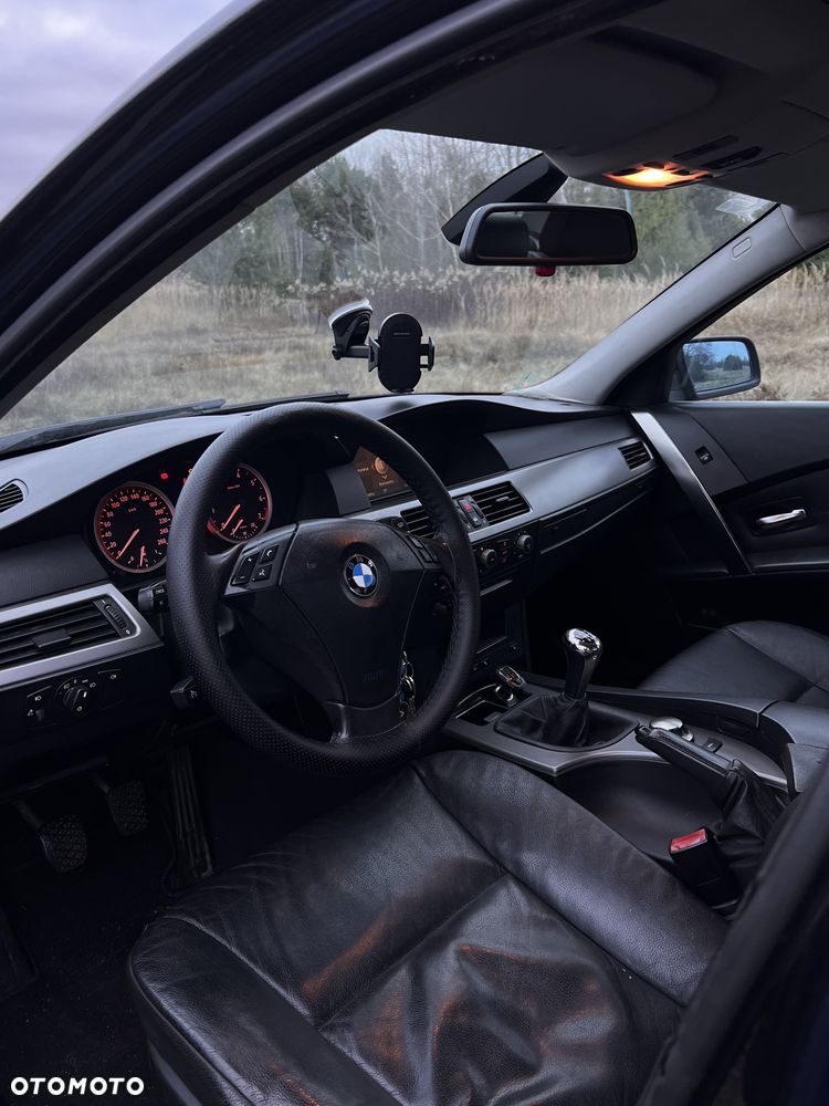 BMW Seria 5 520i Touring - 6