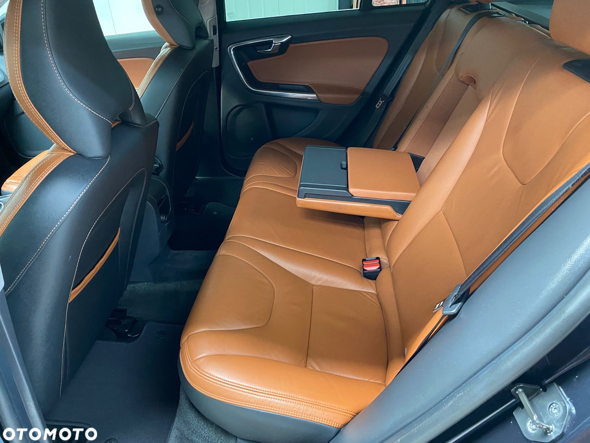 Volvo V60 D2 Summum - 11