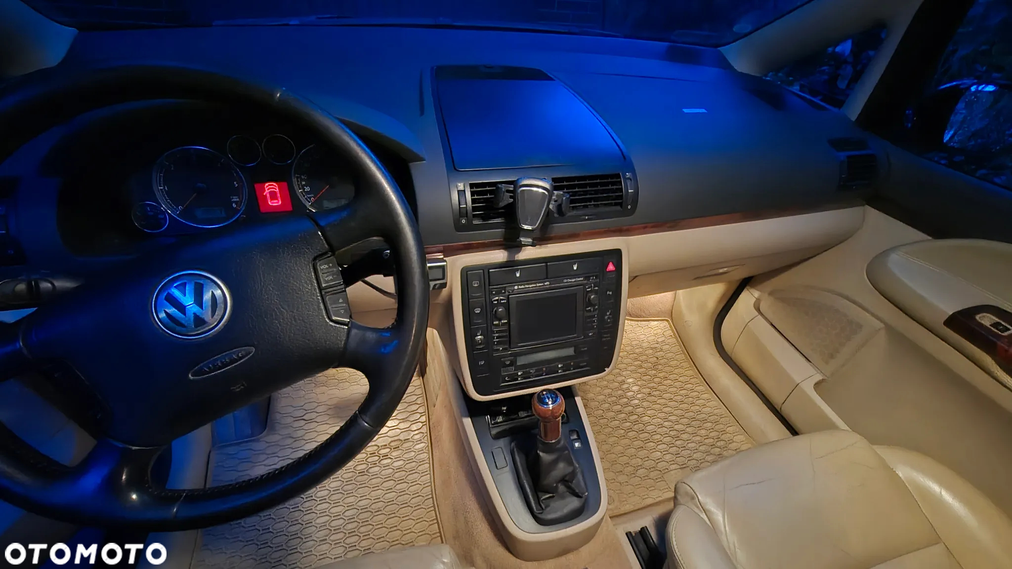 Volkswagen Sharan 1.9 TDI Highline - 9