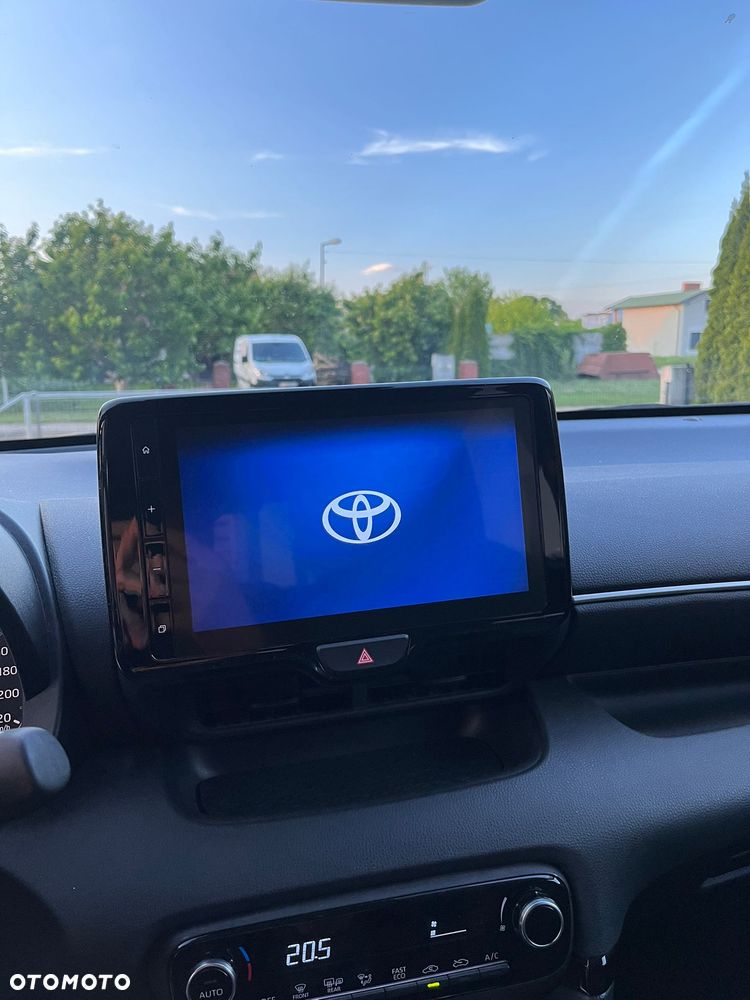 Toyota Yaris - 17