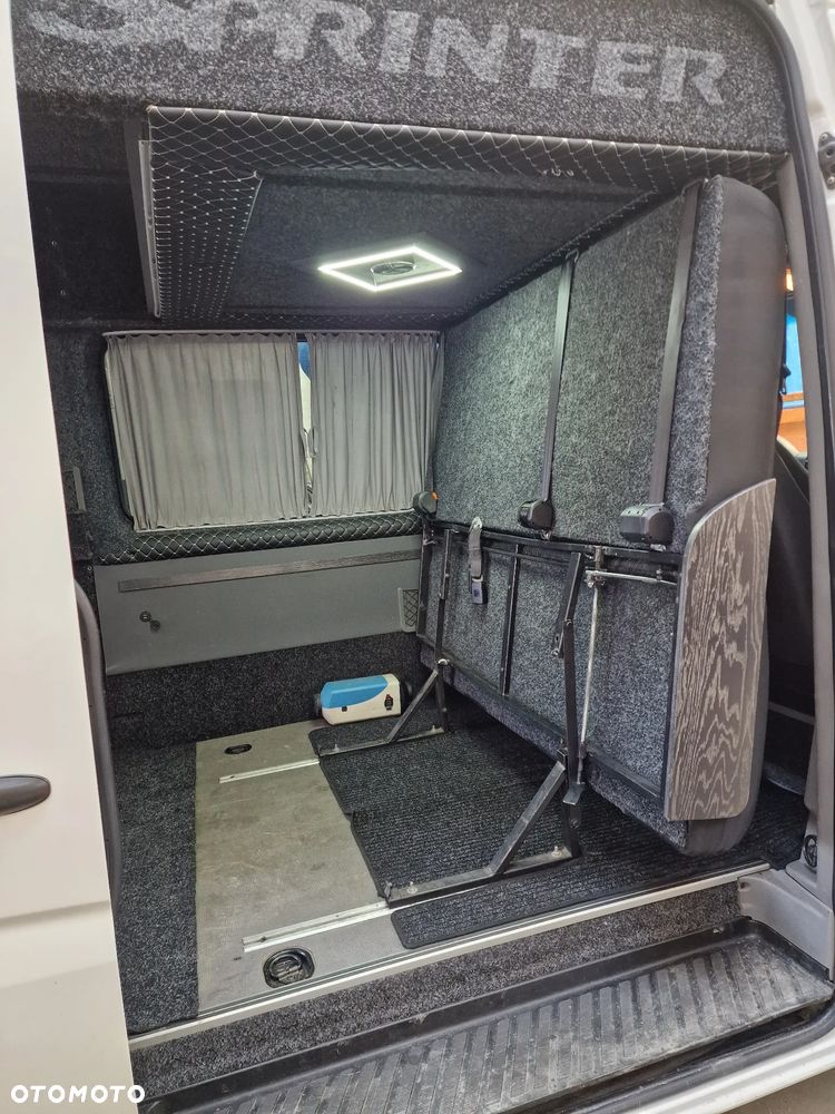 Mercedes-Benz Sprinter - 11