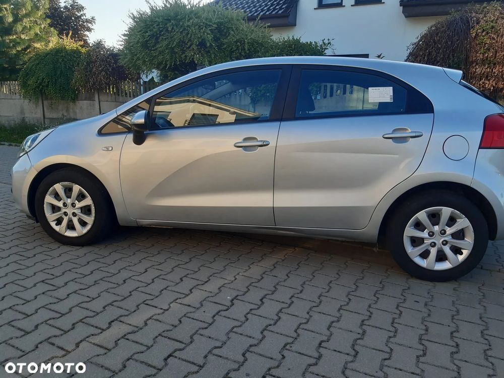 Kia Rio 1.1 CRDI Dream Team Edition - 5