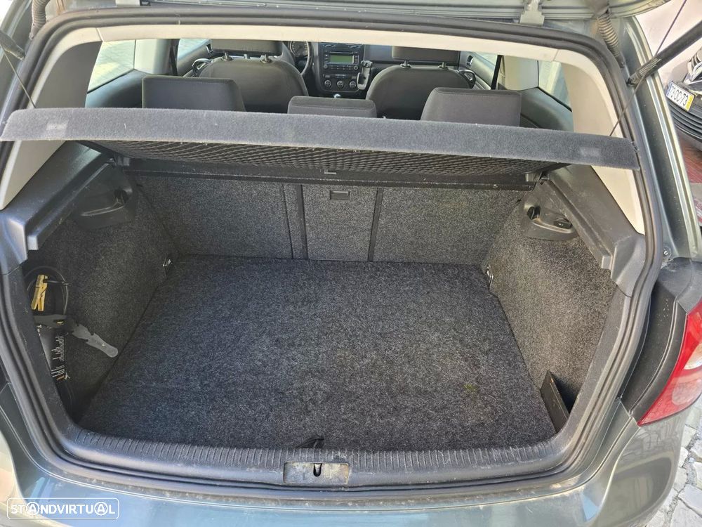 VW Golf 1.6 FSi Sport - 10