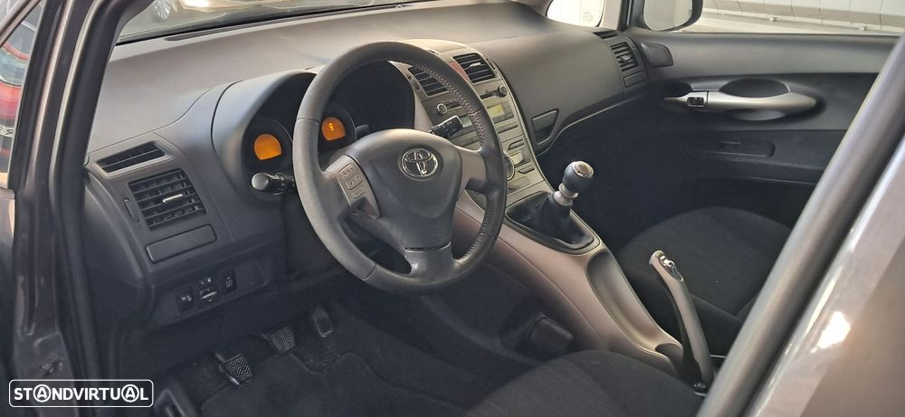 Toyota Auris 1.33 VVT-i - 5