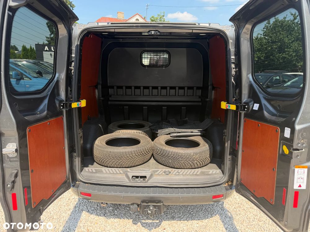 Ford TRANSIT CUSTOM - 23