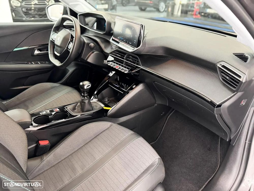 Peugeot 208 - 9