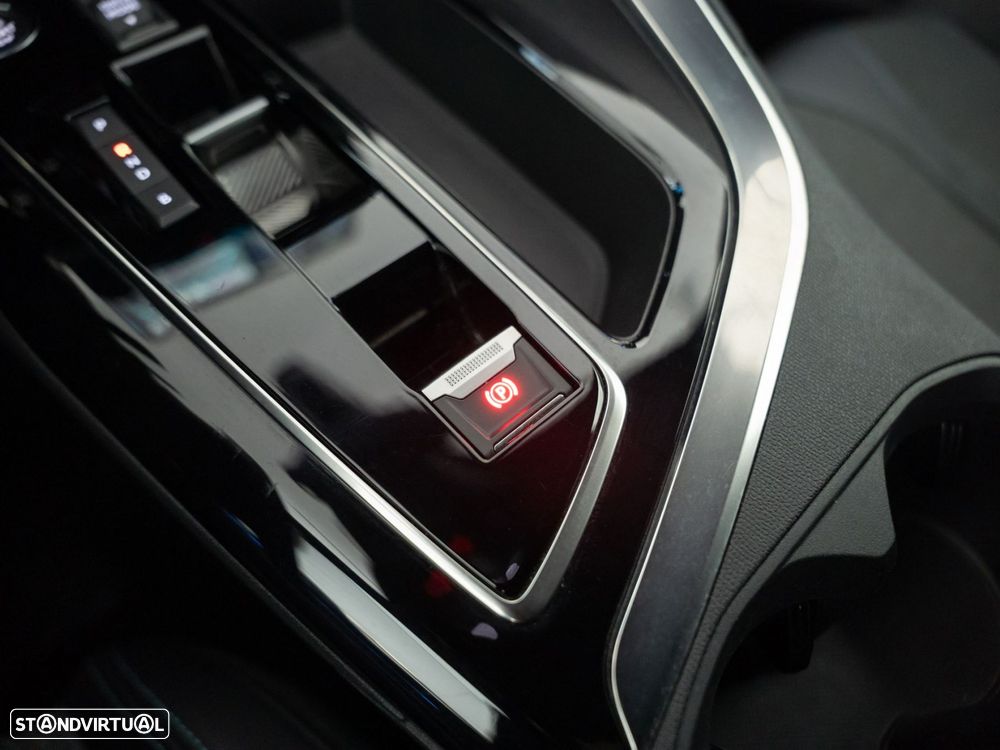 Peugeot 3008 1.6 Hybrid Allure e-EAT8 - 26