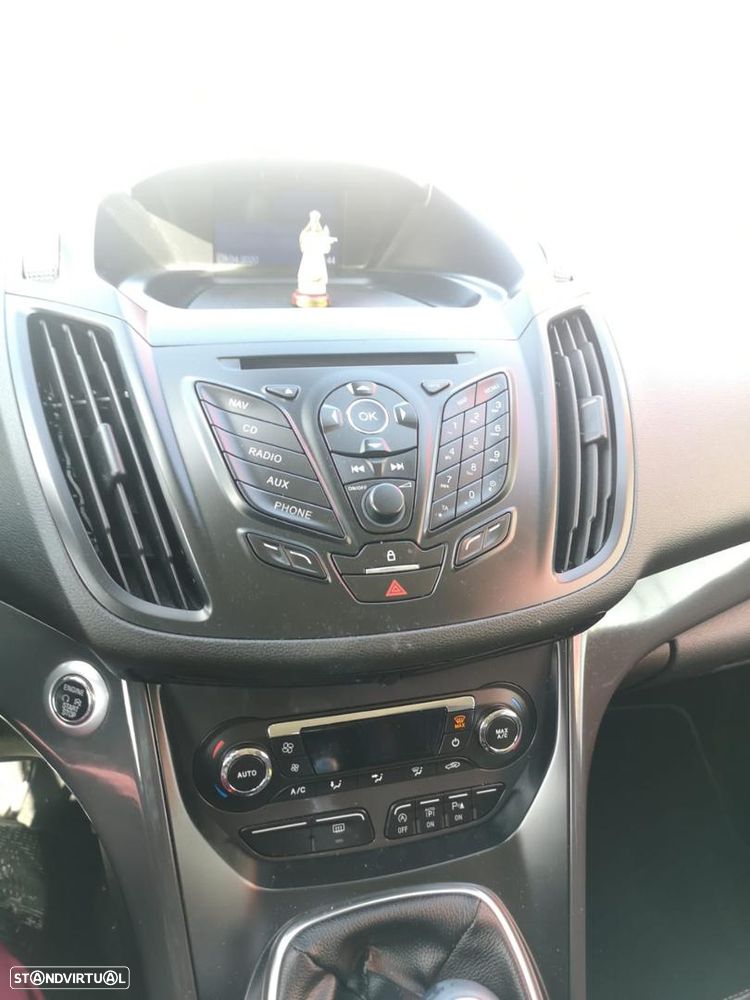 Ford Kuga 2.0 TDCi 2x4 Titanium - 11