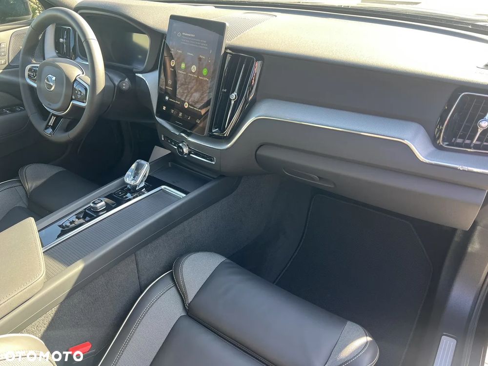 Volvo XC 60 B5 B AWD Plus Black Edition - 15