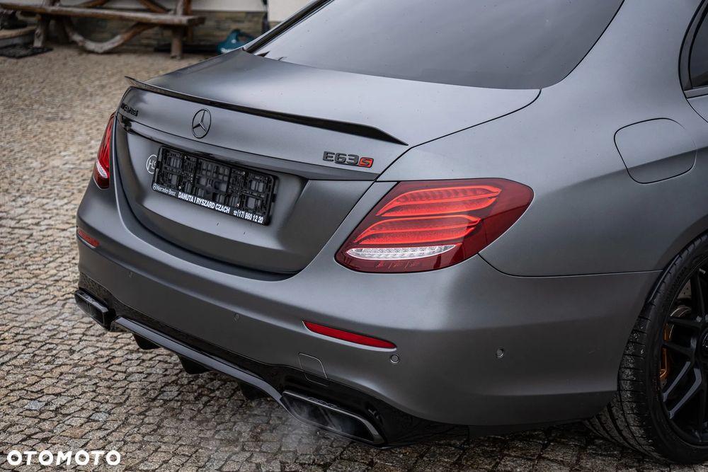 Mercedes-Benz Klasa E AMG 63 S 4-Matic+ - 35