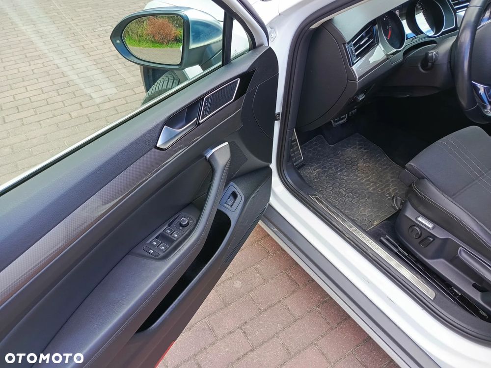 Volkswagen Passat 2.0 TDI BMT 4Mot Highline DSG - 19