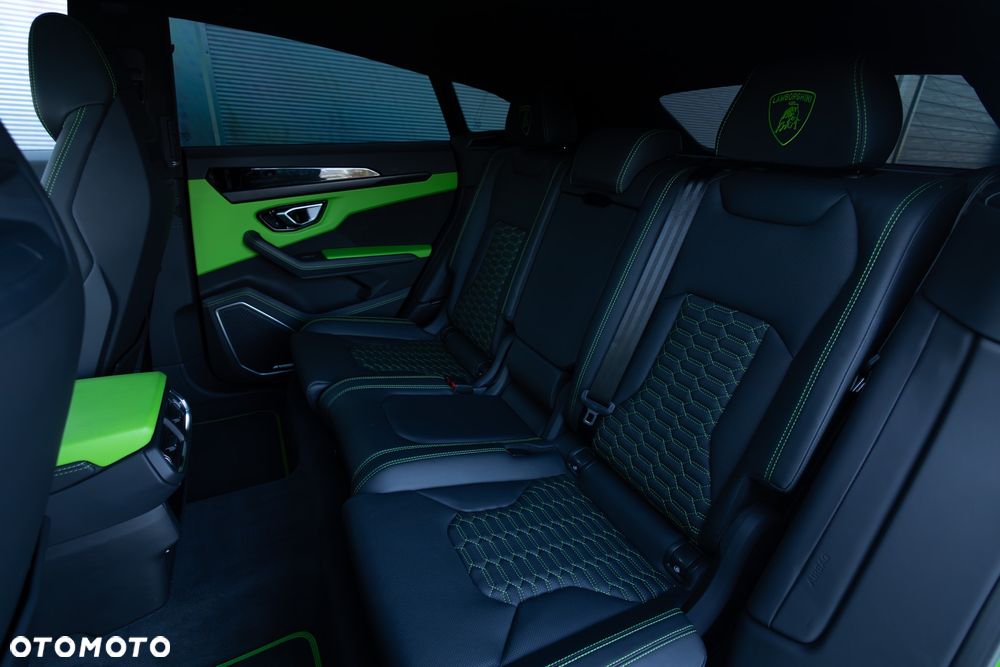 Lamborghini Urus Standard - 33
