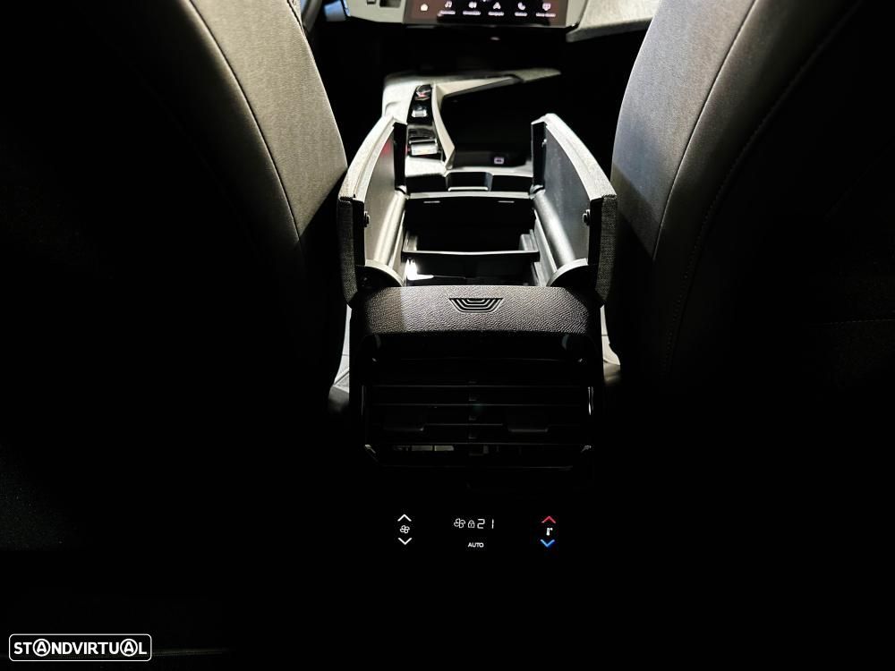 Peugeot 5008 1.2 Hybrid Allure Pack e-DCS6 - 22