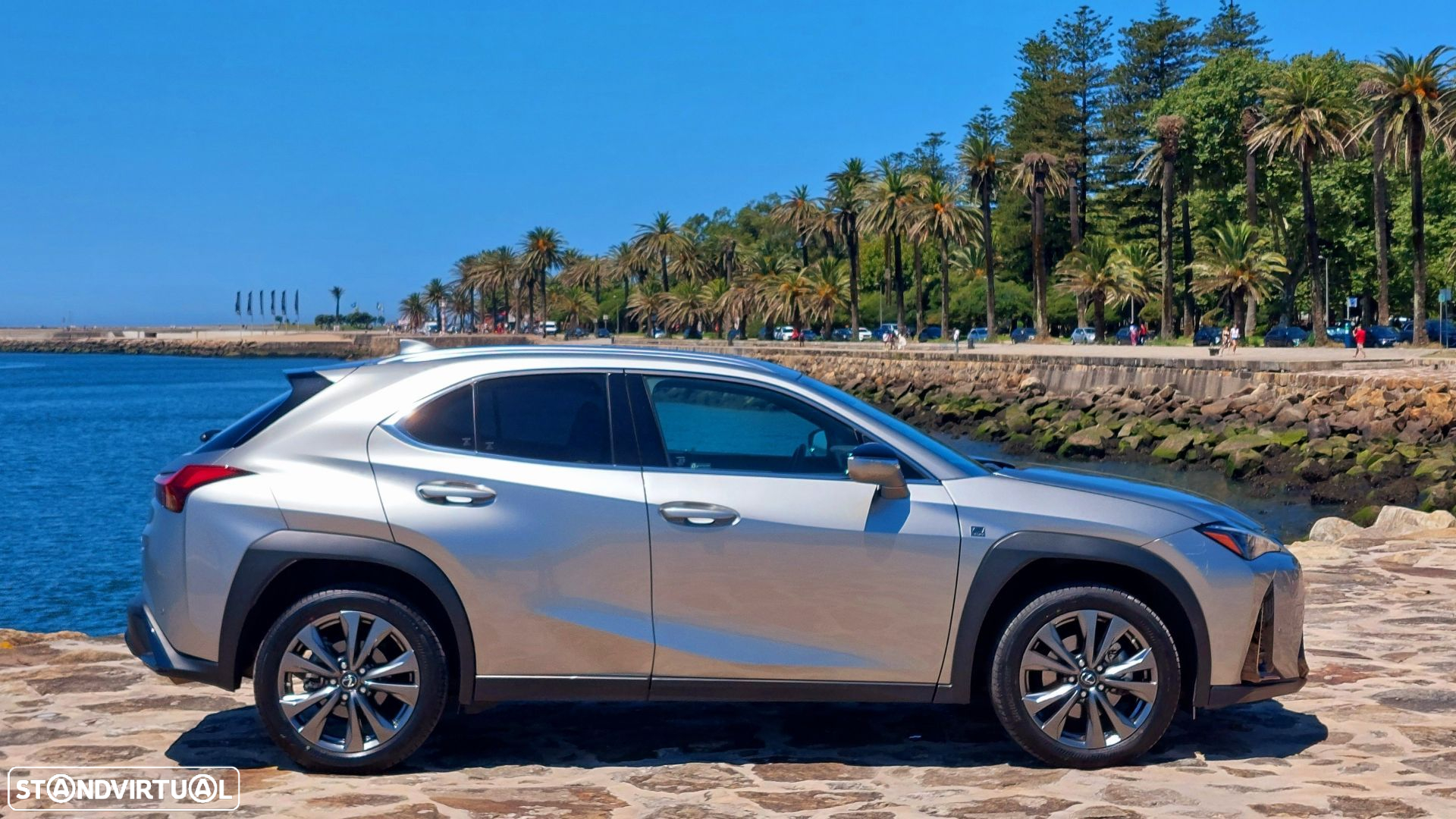 Lexus UX 250h Sport - 7