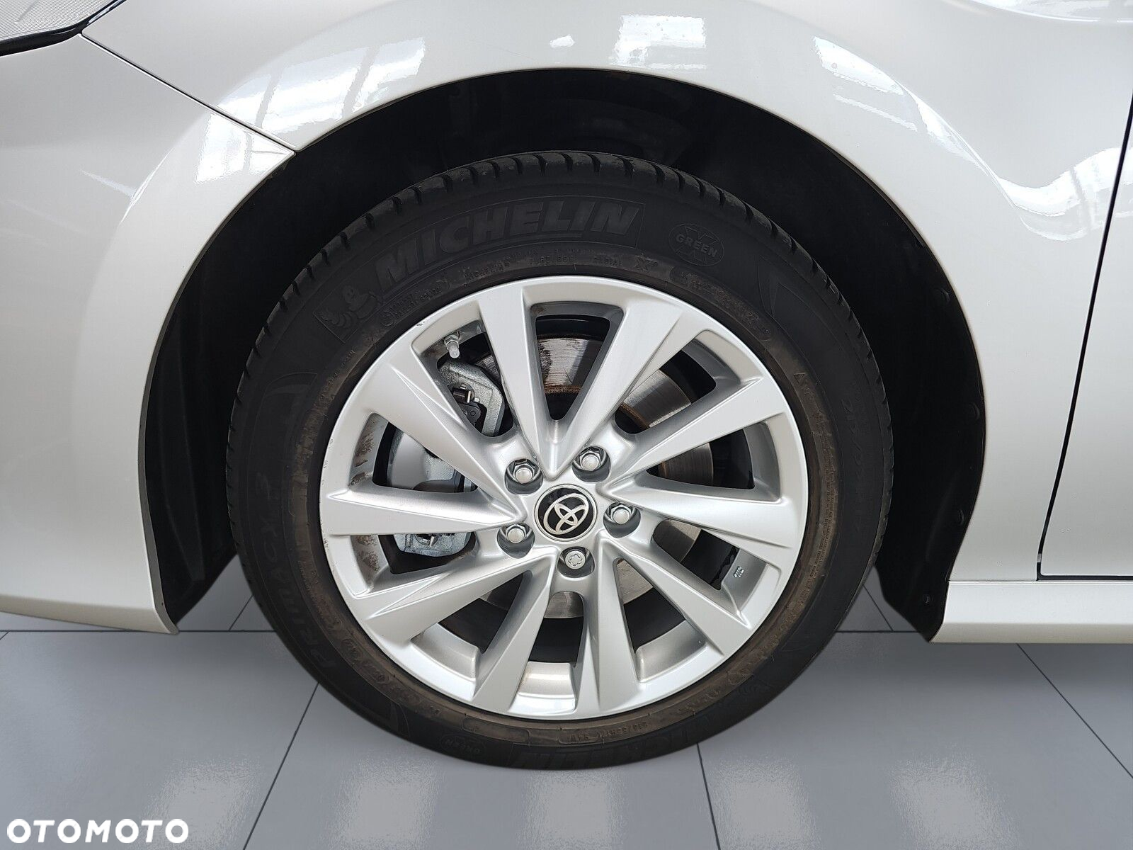 Toyota Camry 2.5 Hybrid Comfort CVT - 32