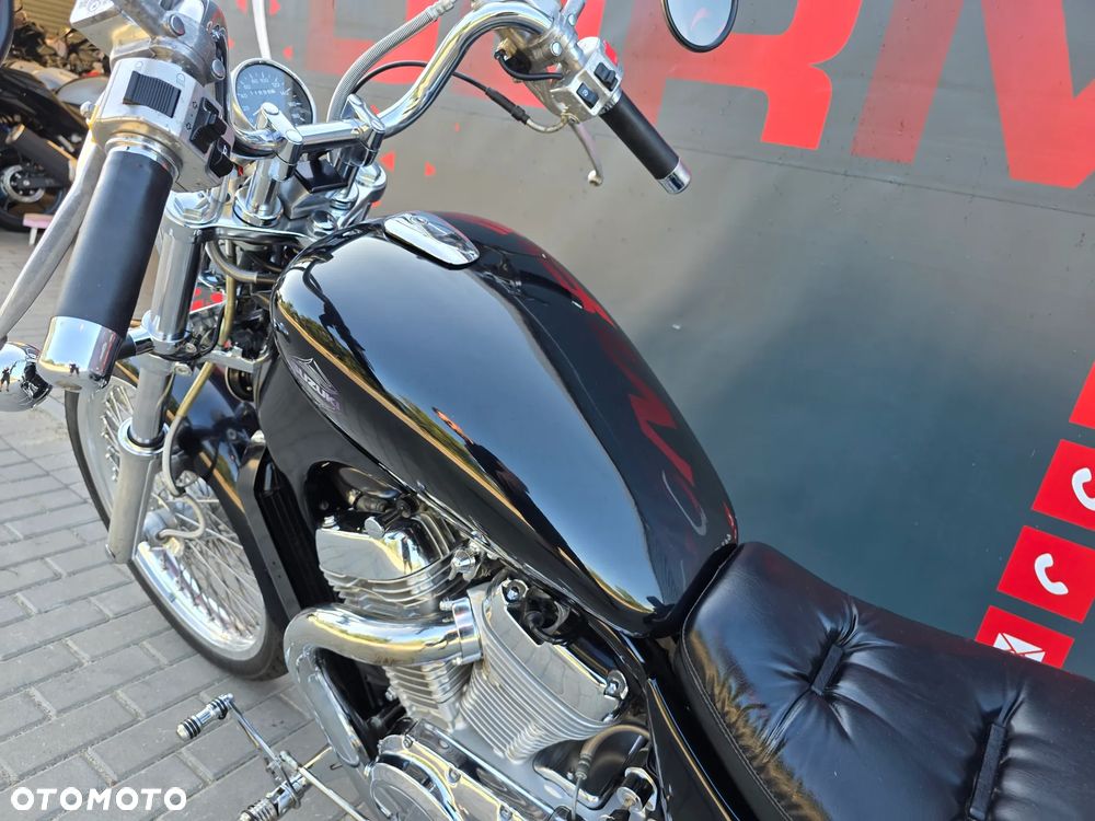 Suzuki Intruder - 9