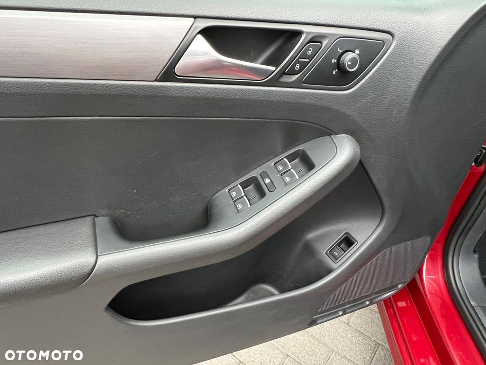 Volkswagen Jetta 2.0 TDI BlueMotion Technologie - 20