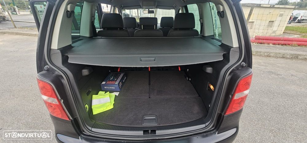 VW Touran 2.0 TDI Highline 7L - 12