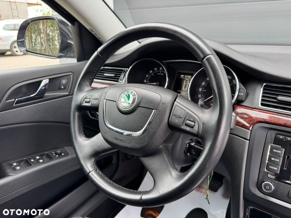 Skoda Superb 2.0 TDI PD Elegance - 21