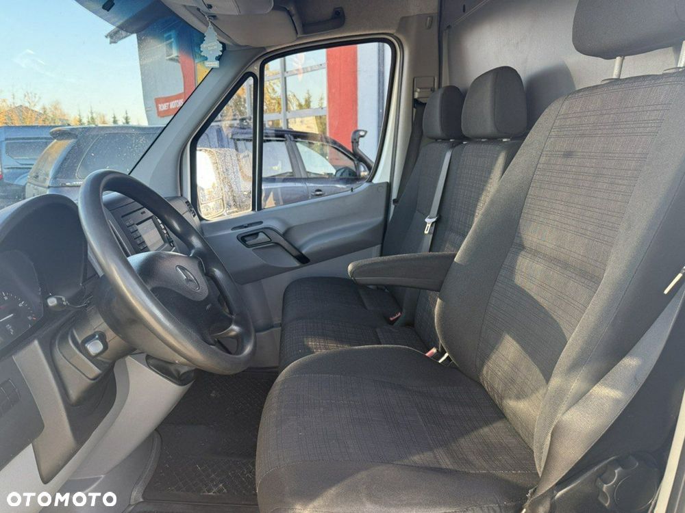 Mercedes-Benz Sprinter - 15