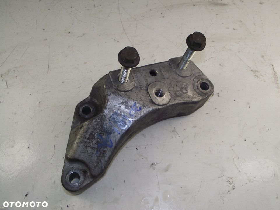 łapa skrzyni biegów passat b6 2.0 tdi 1k0199117 - 1