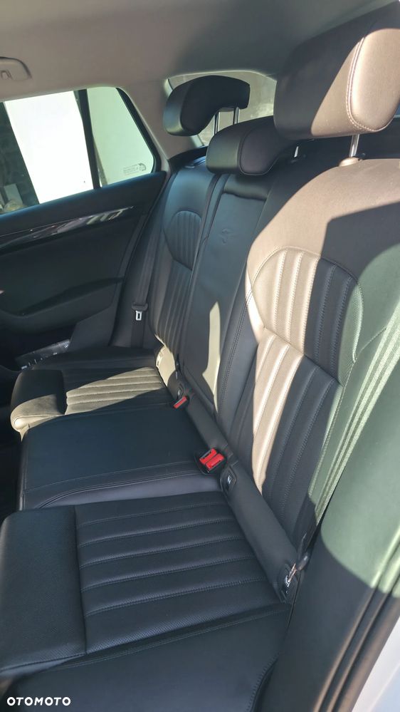 Skoda Superb 2.0 TDI L&K DSG - 12